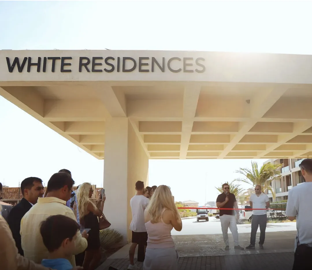 Открытие White Residences 15 июня 2024 года — гости у красной ленты